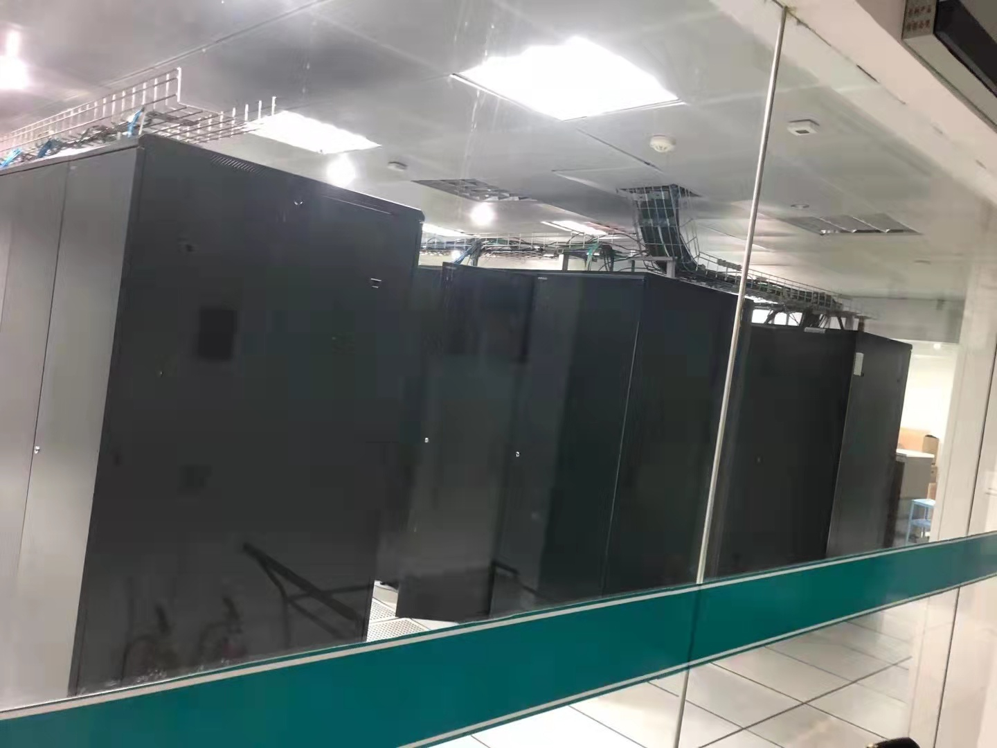 江蘇連云港醫(yī)院機房UPS及電池更換